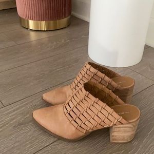Report Topez tan brown mules - size 9.5
